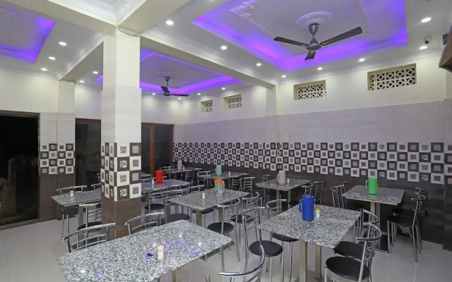 OYO 25018 Saanvi