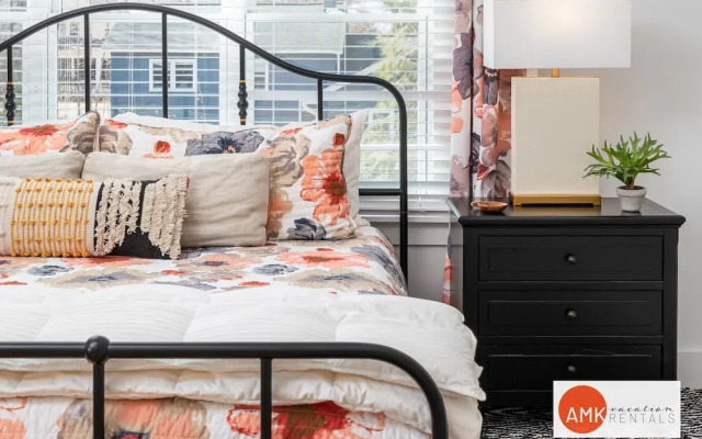 Downtown Douglas Coach House