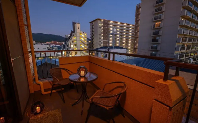 Strata Hotel