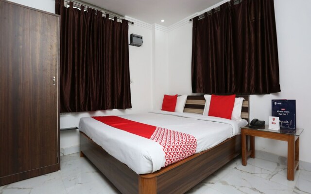 OYO 13452 Hotel Grand Sheela