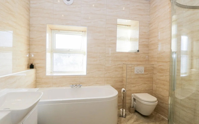 Carlton House Apartment 1