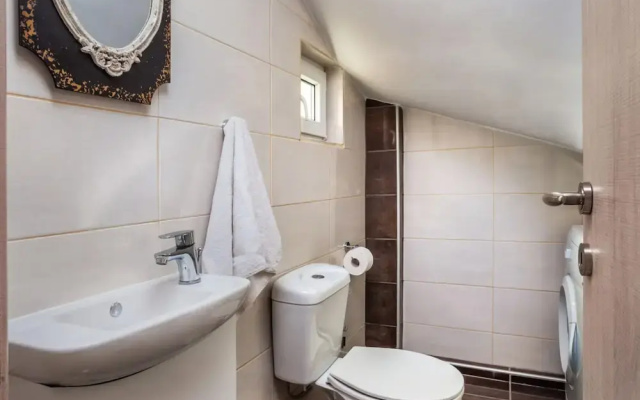 Sunny Villa in Chaniotis