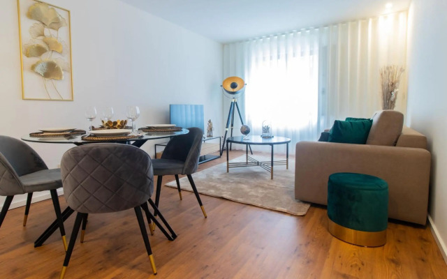 Stunning Apartment w/ Free Parking by LovelyStay