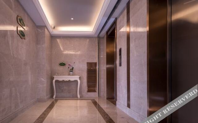 Vienna Hotel (Kunming Huochezhan Xishan wandaguangchang dian)Dianchiludian)