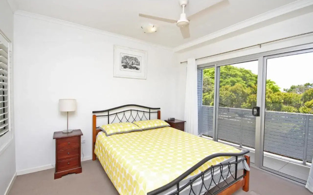 Unit 2 'Sea Breeze Villas', Coolum Beach