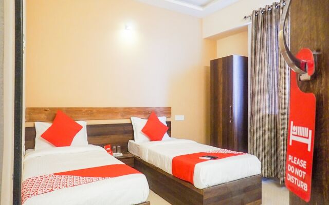 OYO 12383  Hotel Twin Towers 1