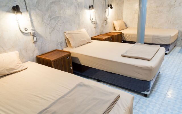 Banchan Hostel