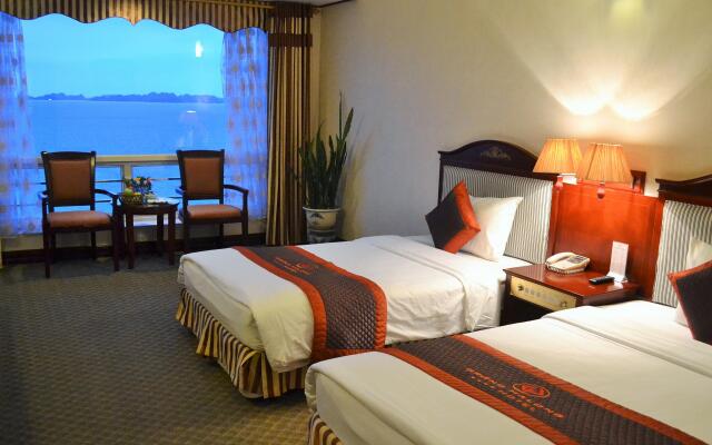 Grand Halong Hotel