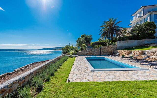 Modern Villa in Maslenica With Swimming Pool