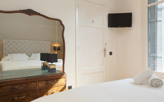 SAGRADA FAMILIA   Sagrada Familia Luxury Flat for 6