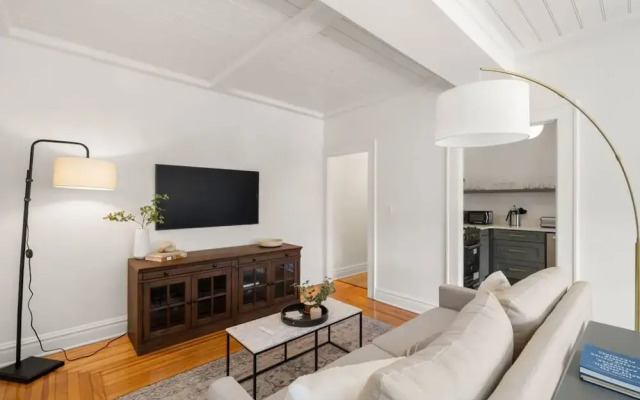 The Adaline 7 Luxury Hyde Park Apt