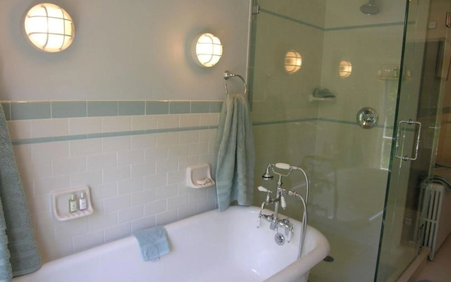 Delano Homestead Bed & Breakfast