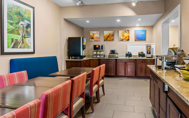 Comfort Inn & Suites