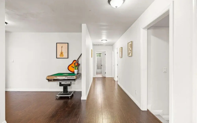 Spacious Retreat w Large Kitchen Outdoor Patio
