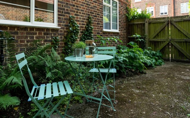 Sensational Southfields Home by King George's Park