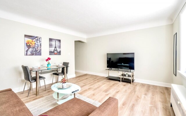 1BR Apt w King Bed Netflix - Close to Downtown