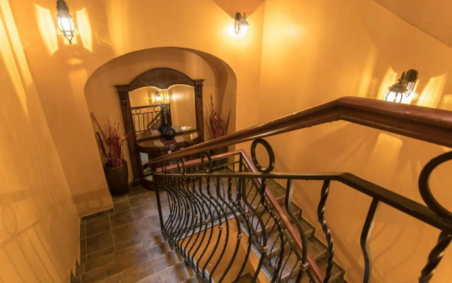 Hotel Morales Historical & Colonial Downtown Core