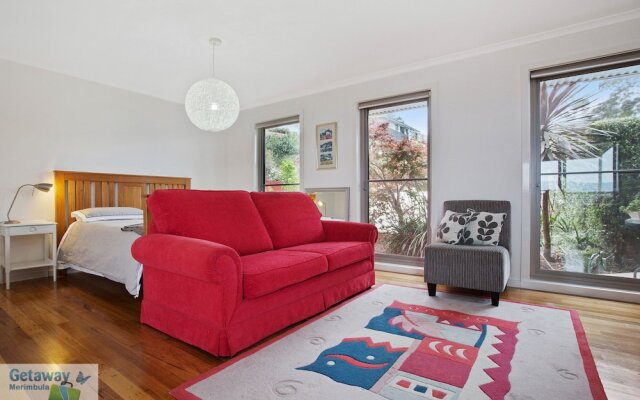 Ooranya - on Top Lake