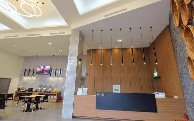 Ket Hotel