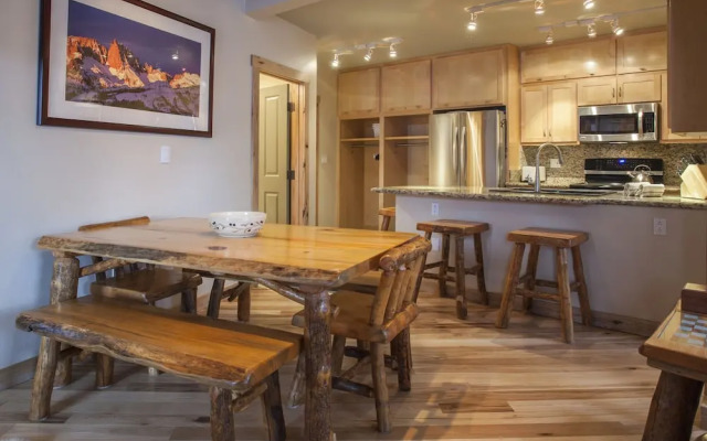 Juniper Springs Lodge by Mammoth Five Star