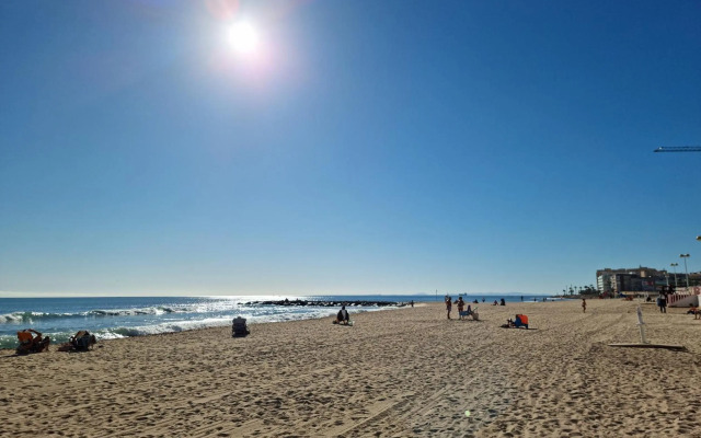 Cozy apartment 200m from the beach