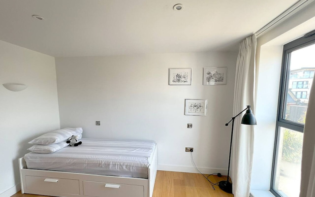 Beachfront Penthouse 4 Bedroom in Hythe