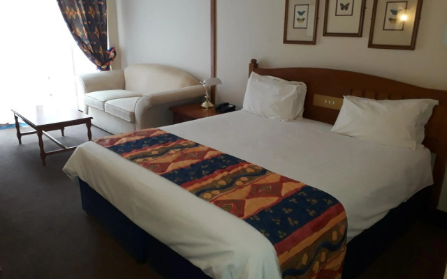 African Sky Hotels - Pine Lake Inn