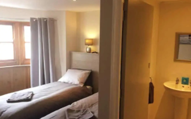 The Grapevine Seafront - Hostel