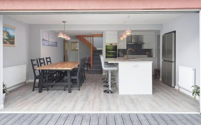 Spacious countryside 4 bedroom bungalow