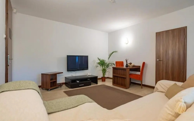 Epico Seafront & Garden Apartments