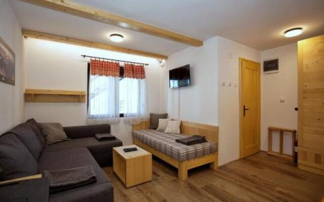 Hostgost at Čupino Sokače