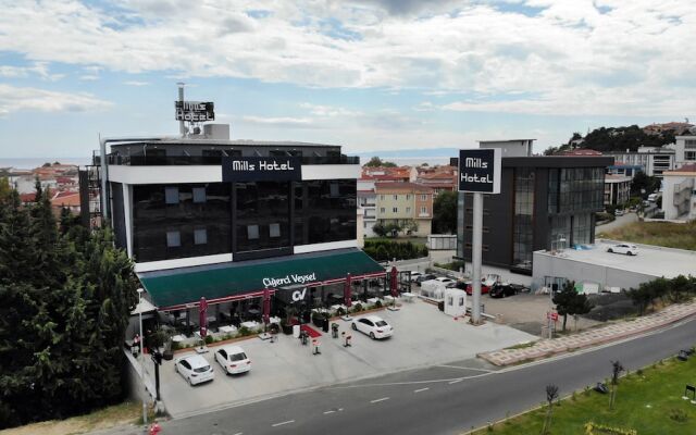 Mills Hotel