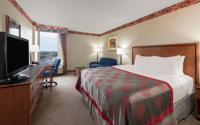 DoubleTree by Hilton Laredo