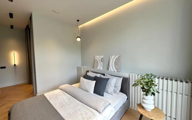 Silver Apartment