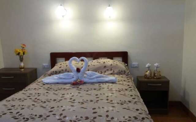 Hostal Carmeli A&C