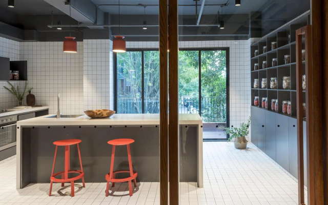 baseLITE-WESTBUND Serviced Apartment