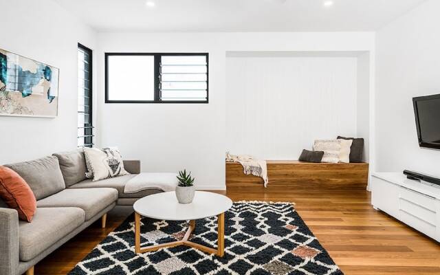 Your Luxury Escape - Scenic Vista