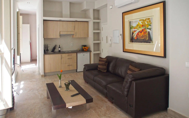 Feel Apartments Picasso Center
