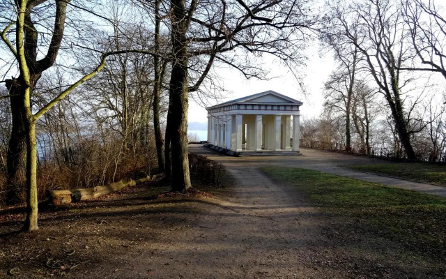 Neubrandenburg-Wasser,Natur,Zentrum,Ladestation für E-Autos