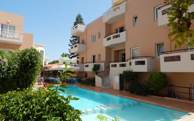 Apollon Studios & Apartments