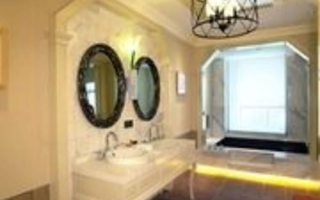 Huaqing Aegean Inter Hot Spring Resort