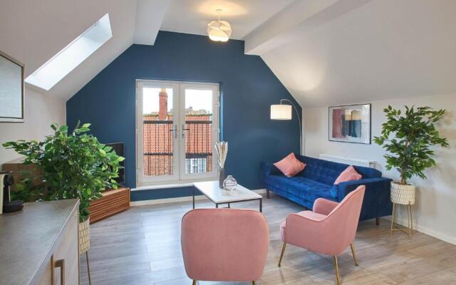 Host Stay Guillemot House