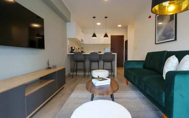 w Grandiose 1BR w Great Balcony in San Isidro
