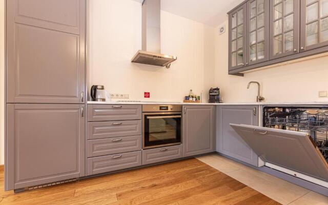 Verde Apartment, By Cohost