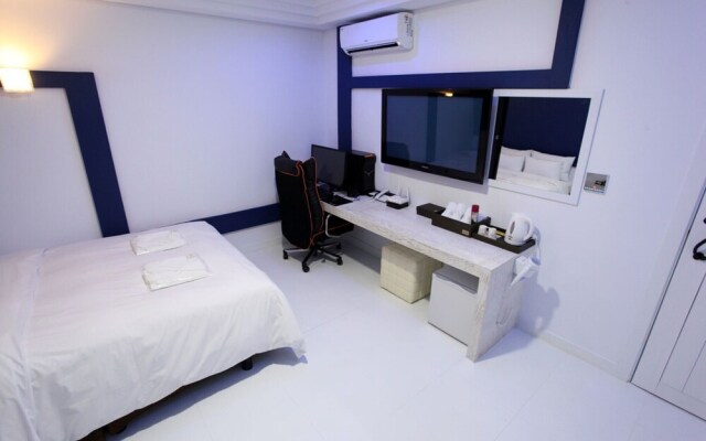 Cheongju Kkuljam PC Hotel