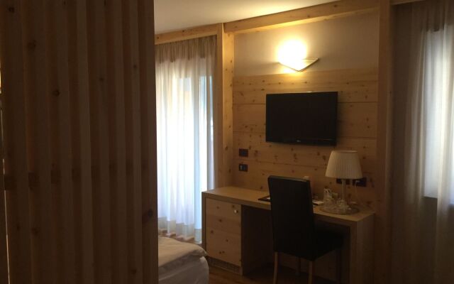 Tevini Dolomites Charming Hotel