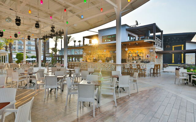 Crystal Family Resort & Spa – All Inclusive