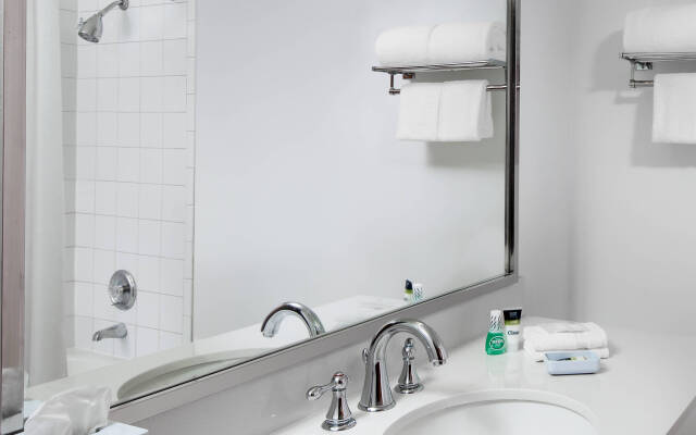 Four Points by Sheraton Bakersfield