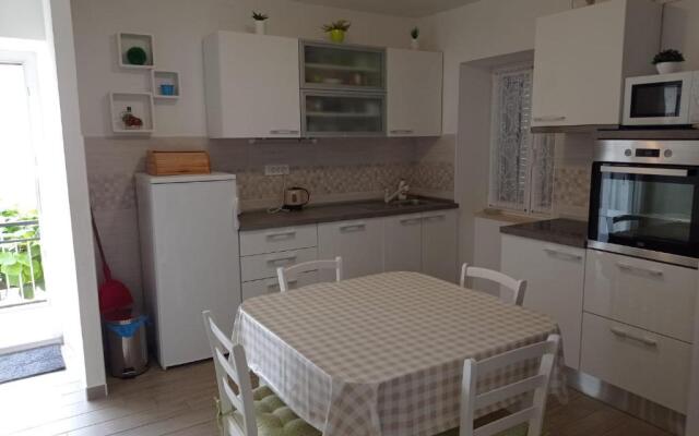Apartment Perica - 10 m from sea