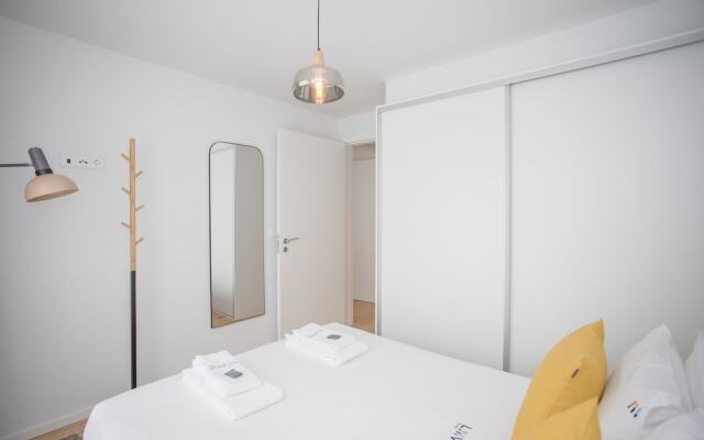 Liiiving - Modern & Glam Apartment J